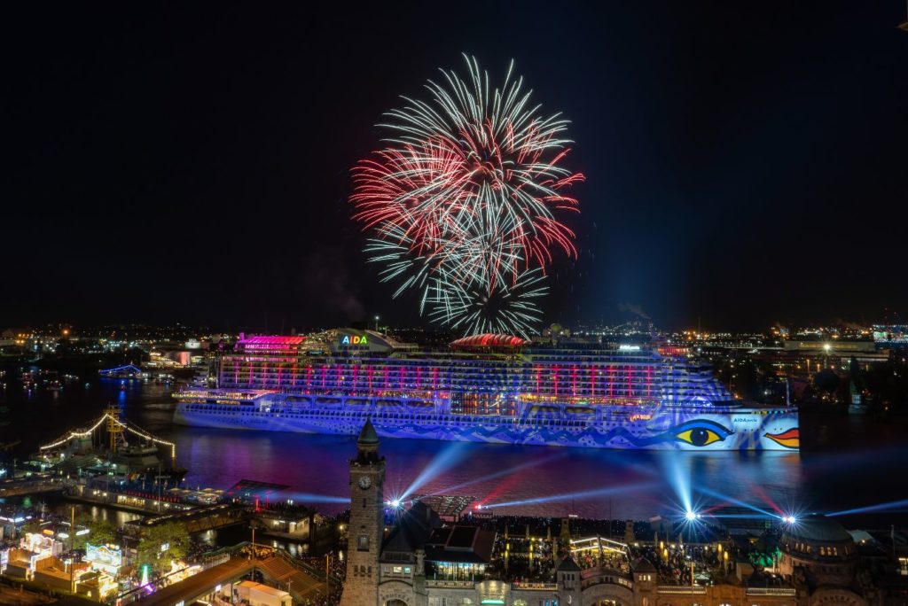 Großes AIDA Feuerwerk zum Hafengeburtstag in Hamburg  Touristiknews.de 